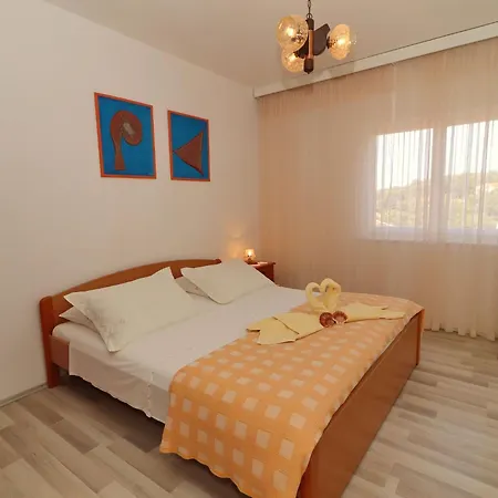Apartment Marijana - Two Bedroom With Terrace And Sea View Marijana 1 *