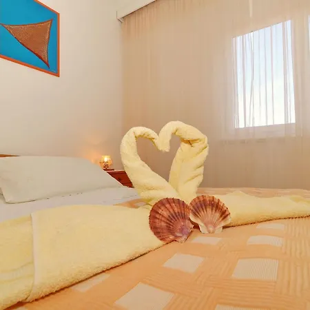 Apartment Marijana - Two Bedroom With Terrace And Sea View Marijana 1 *